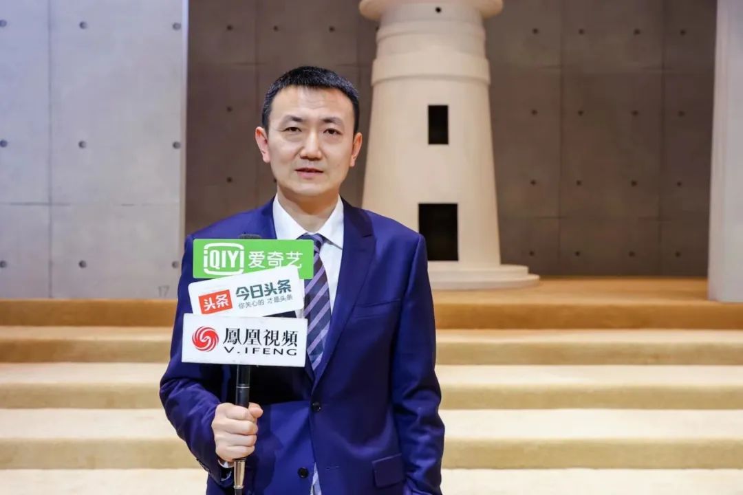  突破與自由，民族服裝定制品牌隆慶祥2023春夏新品發(fā)布會&ldquo;自由之境&rdquo;圓滿舉行