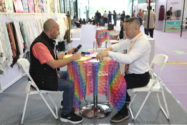 向&ldquo;新&rdquo;而生 逐&ldquo;質(zhì)&rdquo;而行！2024中國紹興柯橋國際紡博會(huì)（春季） 隆重開幕