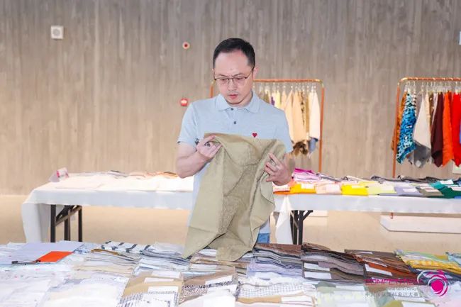 中國流行面料如何煥新當(dāng)代設(shè)計？聯(lián)動雅瑩集團，這場評審會為好創(chuàng)意持續(xù)加碼