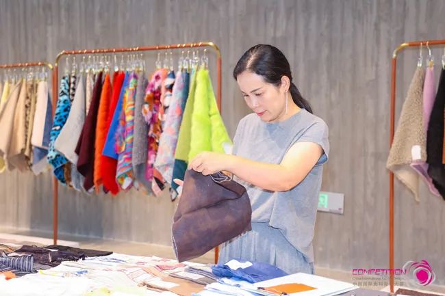 中國流行面料如何煥新當(dāng)代設(shè)計？聯(lián)動雅瑩集團，這場評審會為好創(chuàng)意持續(xù)加碼