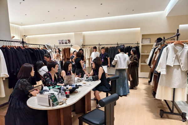 引領雙面呢產業健康發展，江蘇東港打造&ldquo;正版正貨&rdquo;標桿市場