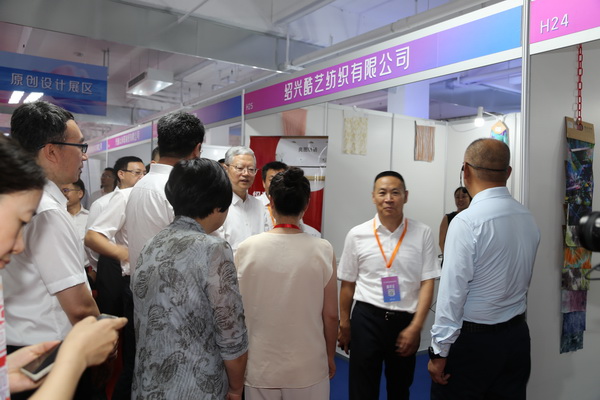  中華紡織網(wǎng)面輔料展區(qū)成功舉辦推介會(huì)，新材料、新工藝 助力興城泳裝產(chǎn)業(yè)升級(jí)