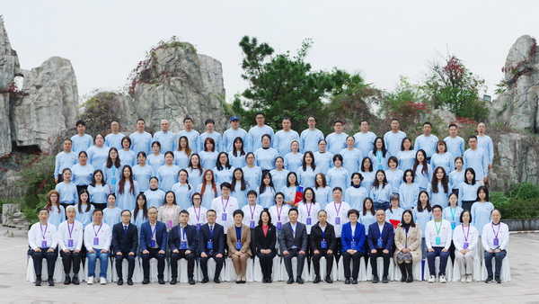 紋創(chuàng)新象，挖掘創(chuàng)意設(shè)計人才！2025年紡織行業(yè)紡織面料設(shè)計師（圖案設(shè)計）職業(yè)技能競賽全國決賽順利舉行